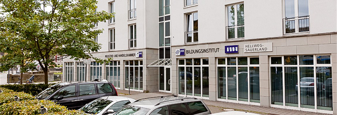 Gebäudefront der IHK-Geschäftsstelle in Lippstadt.